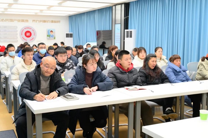 深入社區，傾聽民聲 成都市人大代表龔曉鷗開展“幸福美好生活十大工程”宣講 第2張